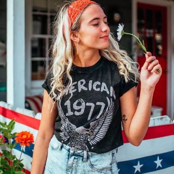 Retro “American 1977” Graphic Tee - Picture 3 of 8